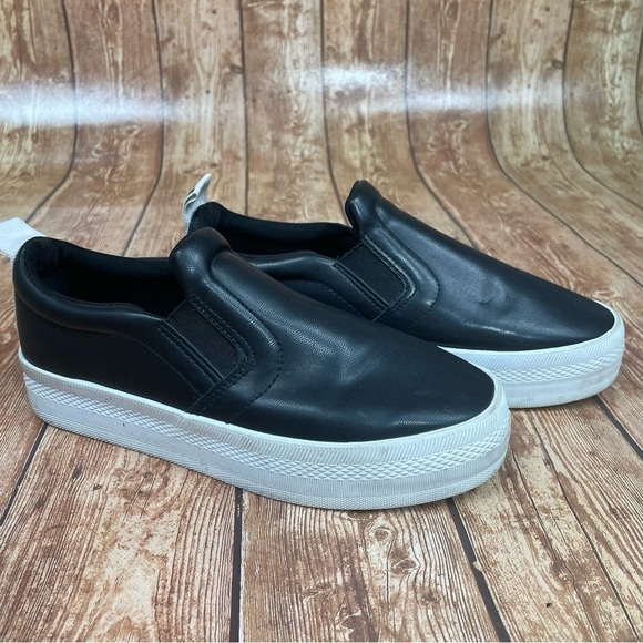 Divided H&M Woman black and white sneakers size 7 - Picture 1 of 11